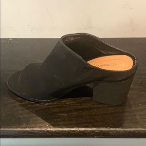 Brand new black block mules